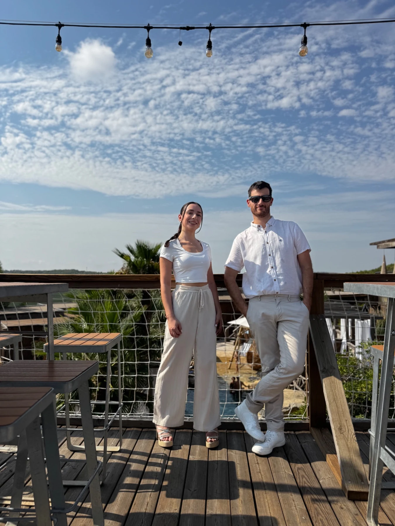 Ruben BF et Malvyna en extérieur, ambiance solaire