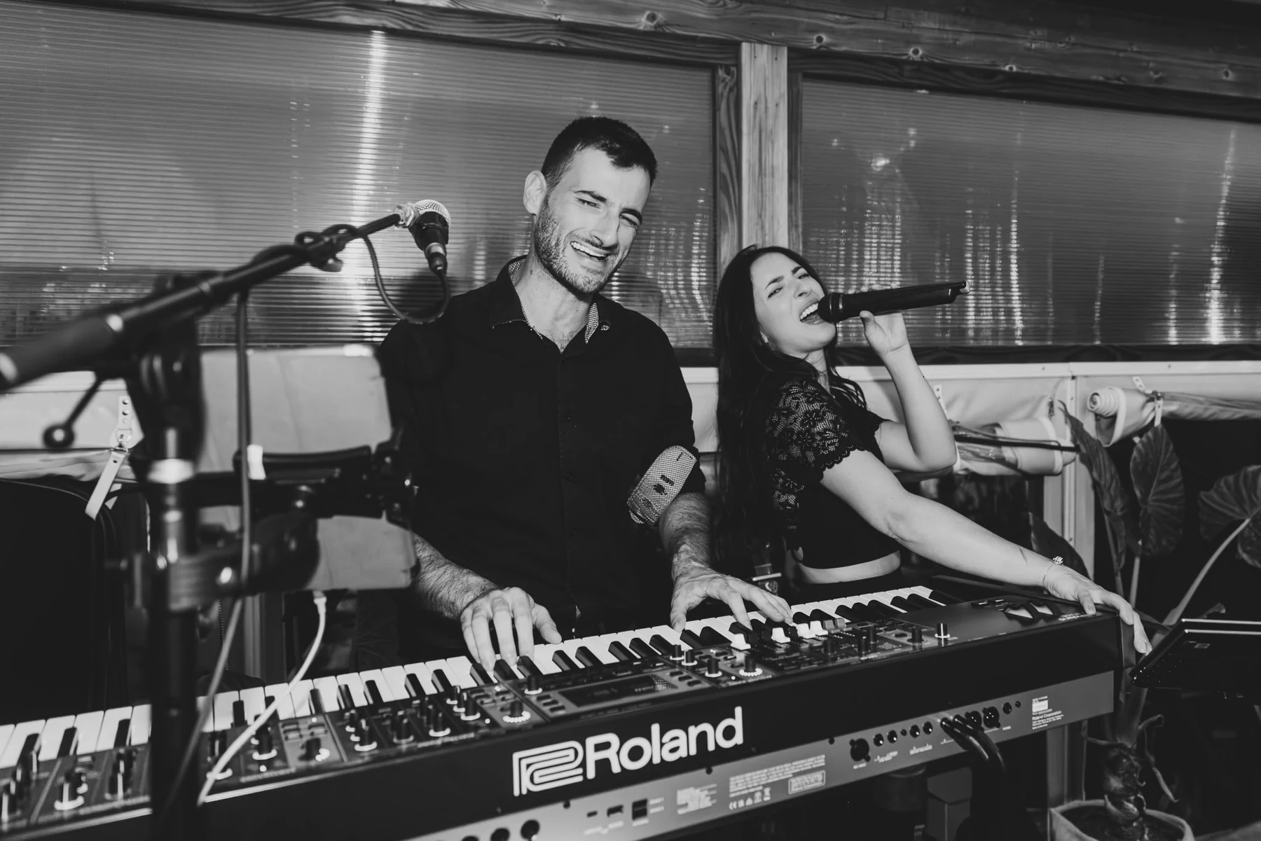 Malvyna au chant avec Ruben BF en live